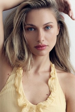 Raluca Mos
